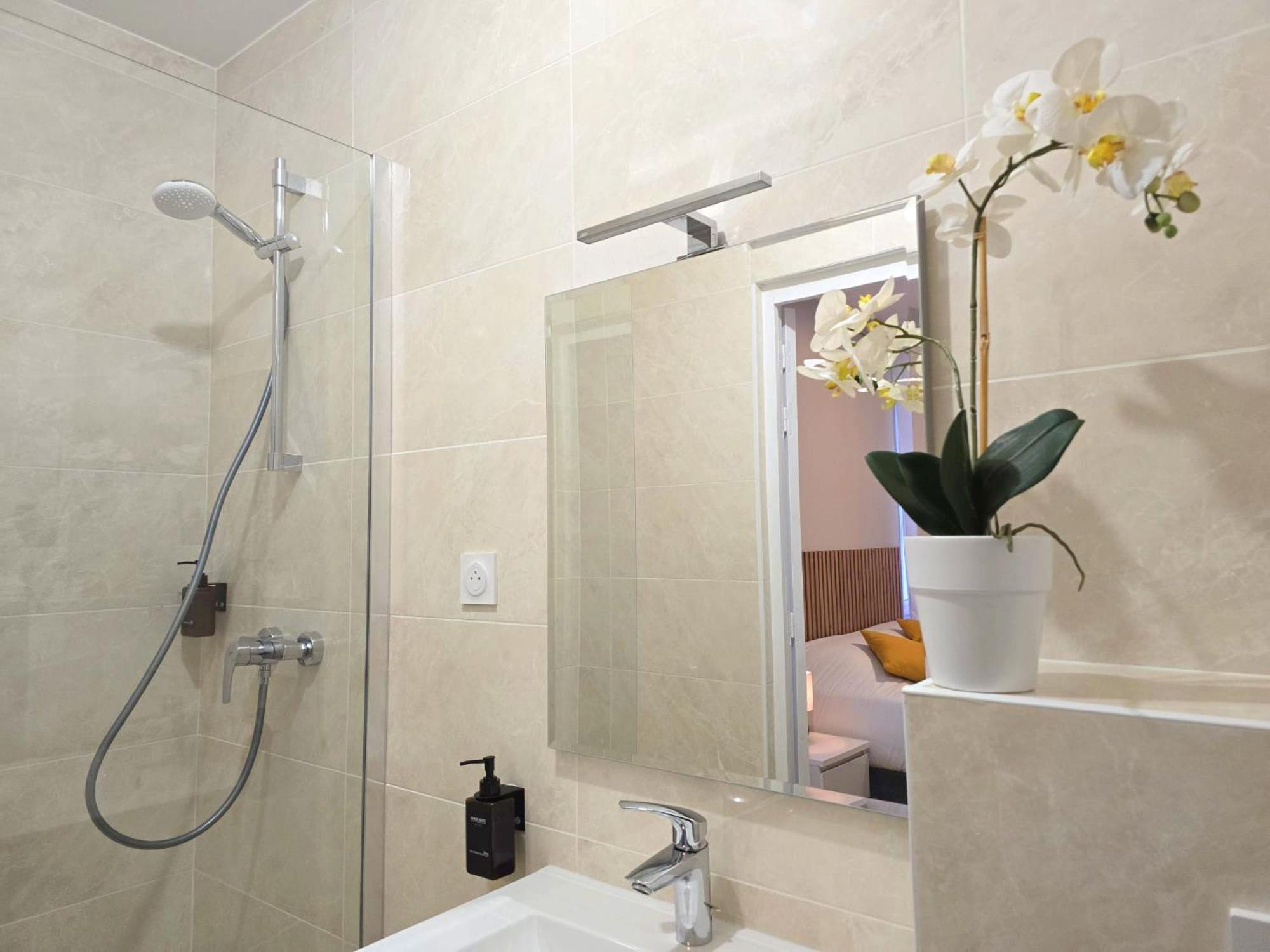 Trianon Saint Ouen Hotell Eksteriør bilde